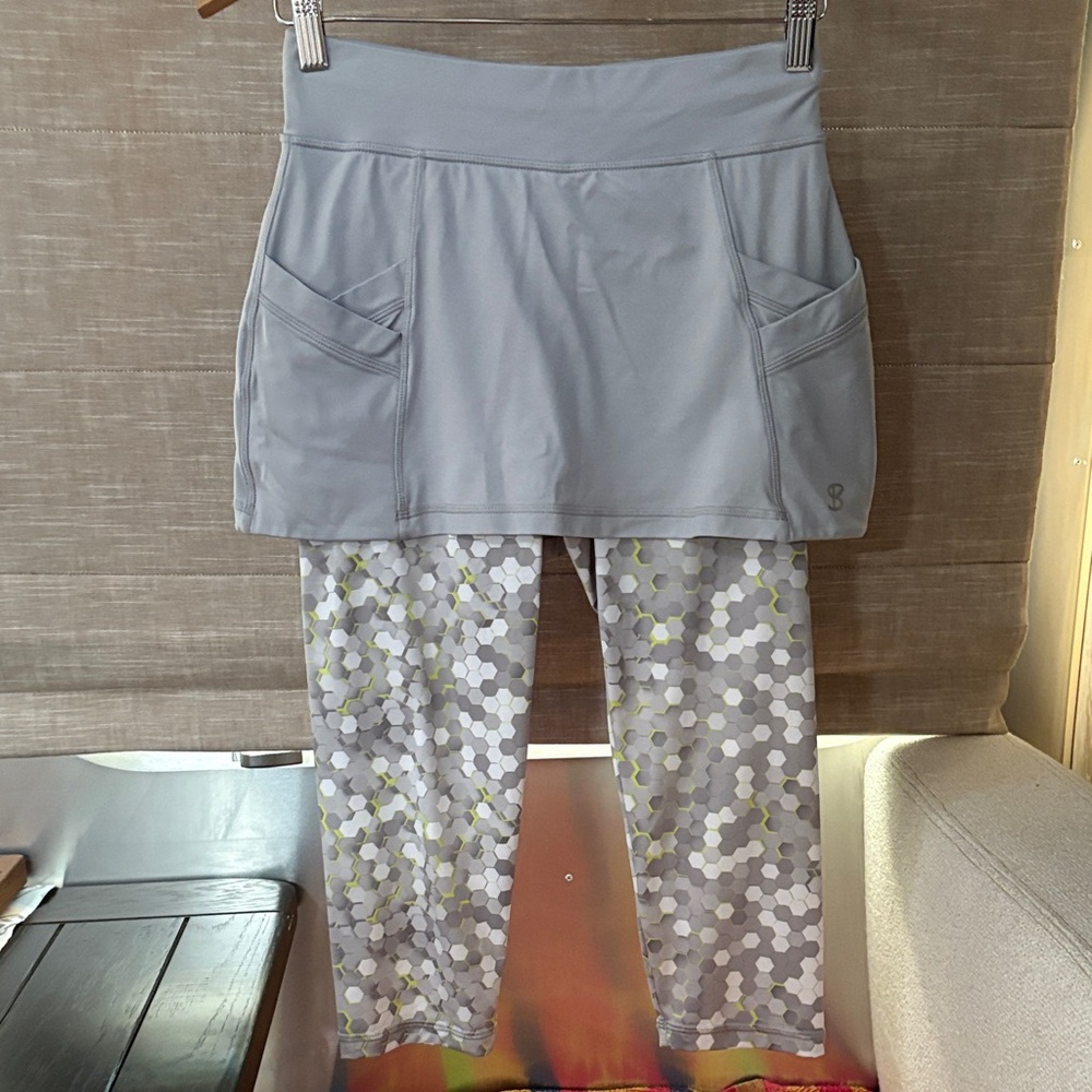 Sofibella Gray Skirted Leggings for Women
